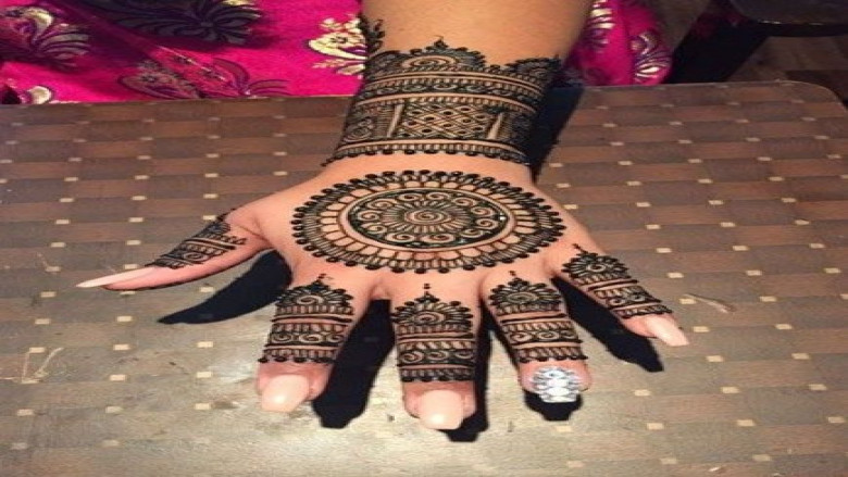 Right hand mehndi design