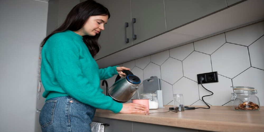 Swift Heat Electric Kettle: Instantaneously Bring Water to a Boil