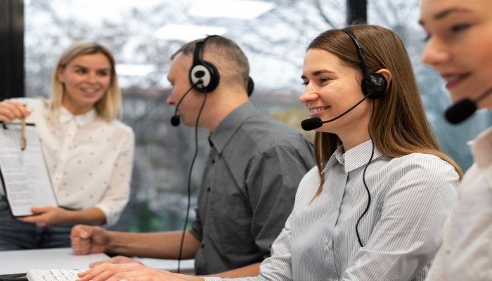 Revolutionizing Lead Generation Call Centers in today’s Business Landscape