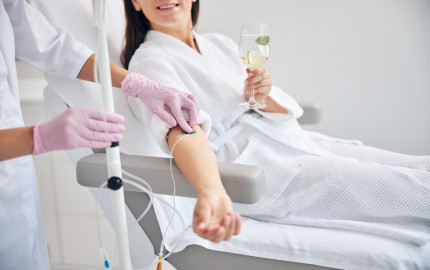 What are the risks of IV ozone therapy?