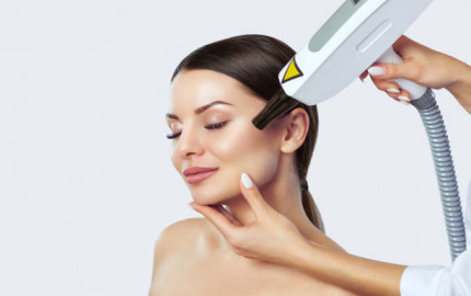 Laser Skin Resurfacing for the Neck and Décolleté Area.