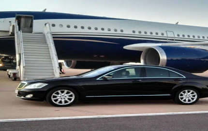 Can Airport Limousine Services Accommodate Large Groups?