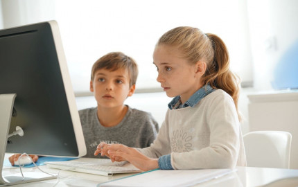 Как и где русскоязычным детям получить школьное образование онлайн