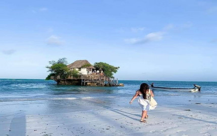 Sun, Sand, and Serenity: Safari Retreats in Zanzibar with Safarilines