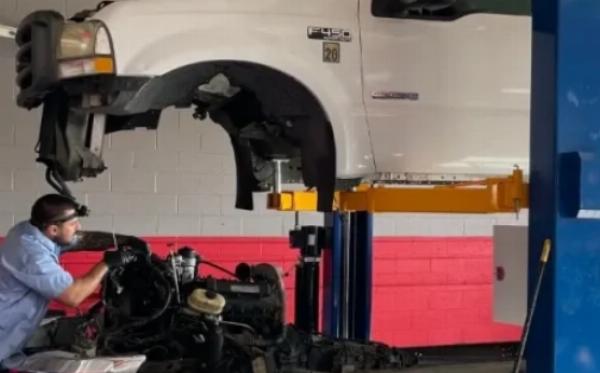 Box Truck Repair and Fleet Mechanics: A Comprehensive Guide