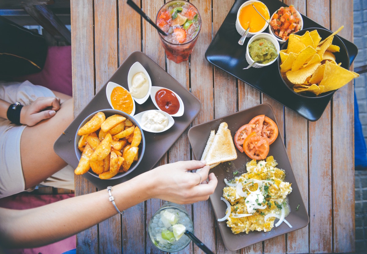 Tips for managing dietary restrictions while abroad