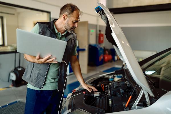 Navigating Oman’s Roads: The Crucial Role of Car Wheel Alignment for a Smooth Ride