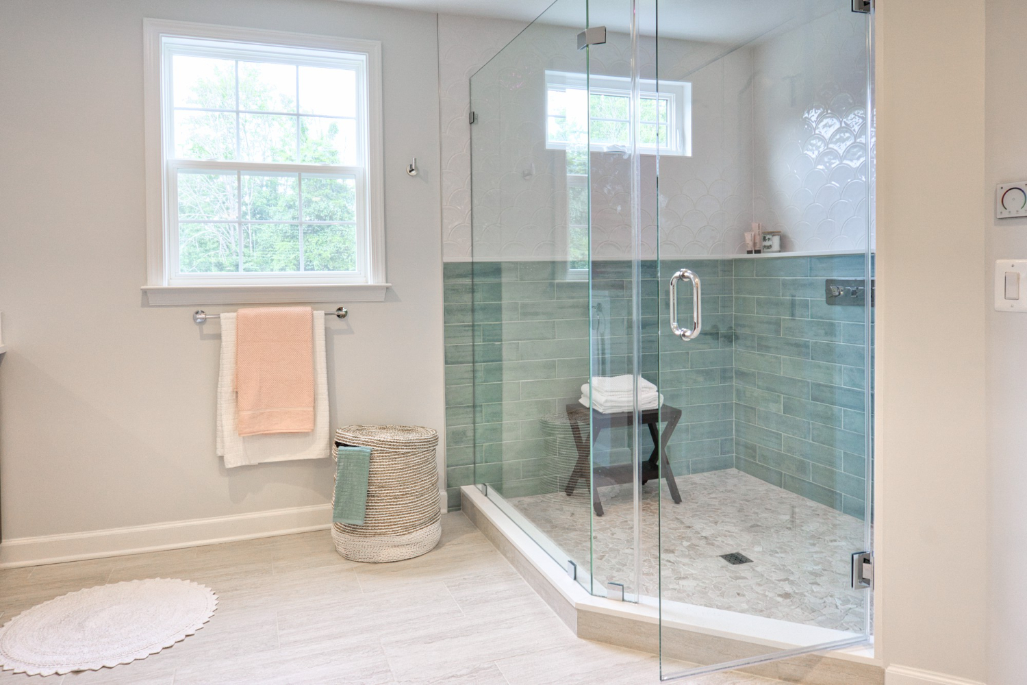 The Advantages of Glass Replacement for Windows and Shower Screens