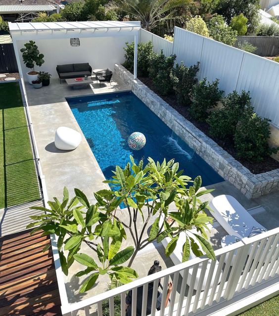 Peterborough Fences: Enhancing Pool Safety with Quality Fencing Solutions