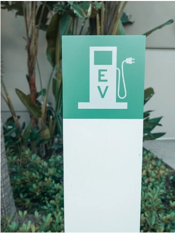 Exploring the Benefits of Electric Vehicle DC Charging Station