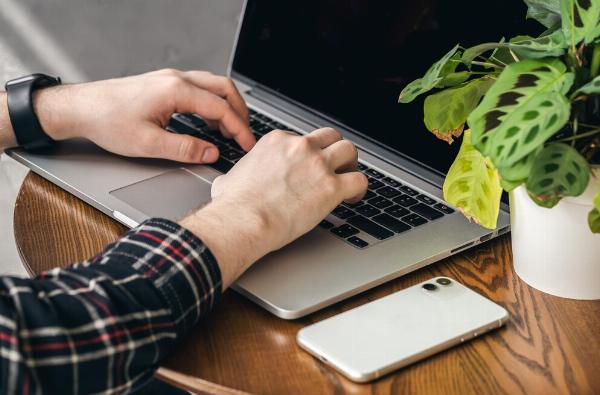 Homework Anywhere, Everywhere: A+ Achievements with FantEssay's Online Service