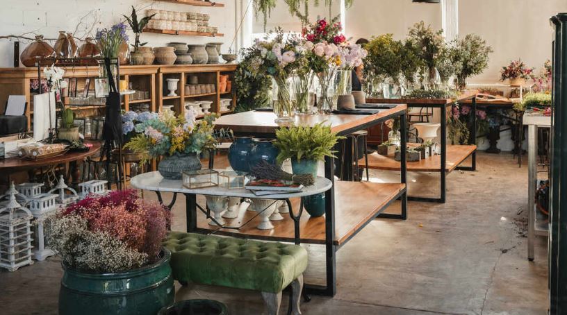 Urban Elegance: Modern Florists Redefining Beverly Hills' Floral Scene