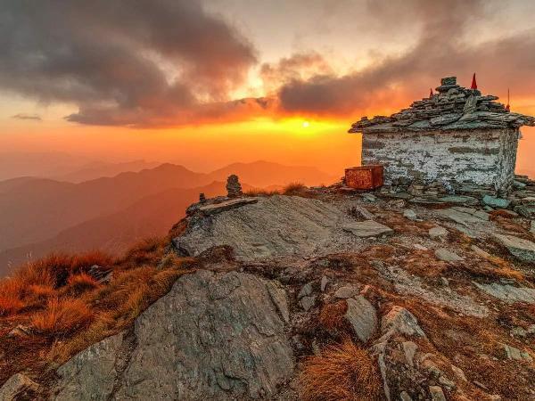 Yoga and Meditation Retreats in the chandrashila trek