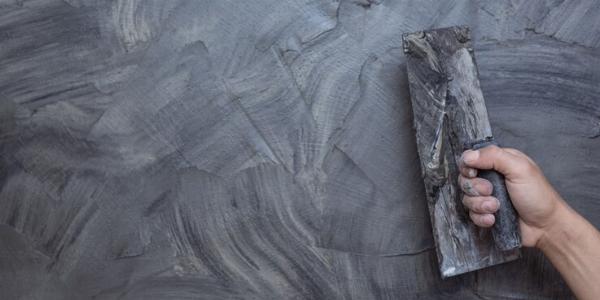 Which factors make Concrete Screed Mix an ideal choice for construction projects?