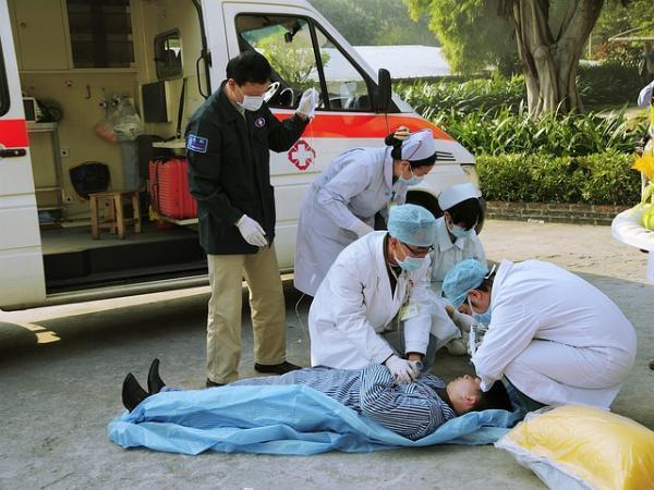 The Essential Guide to First Aid Courses for Your Driving License in Munich (English Edition)