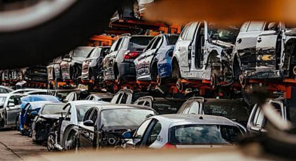 From Dust to Glory: The Environmental Impact of Cash for Cars Darwin