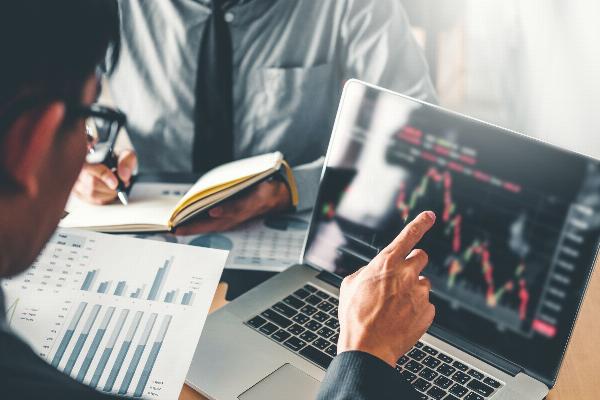 What are the amazing benefits of working with the perfect options of an online stock broker?