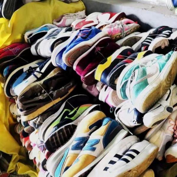 Sneaker Market Share, Potential, Growth, Outlook, Demand and Forecast 2024-2032