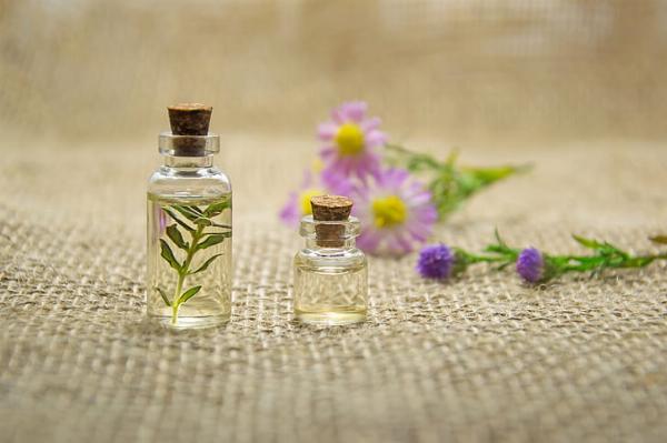 How to Choose the Best Essential Oil Manufacturer in India?