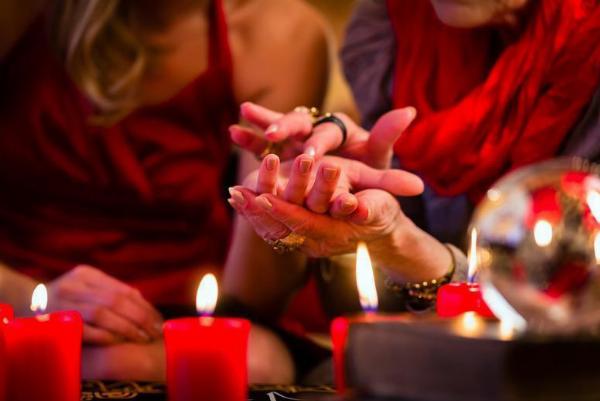 How to prepare for a love reading with a psychic?