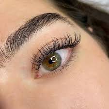 StacyLash: Elevating Your Eyelash Game with Premium Quality and Style