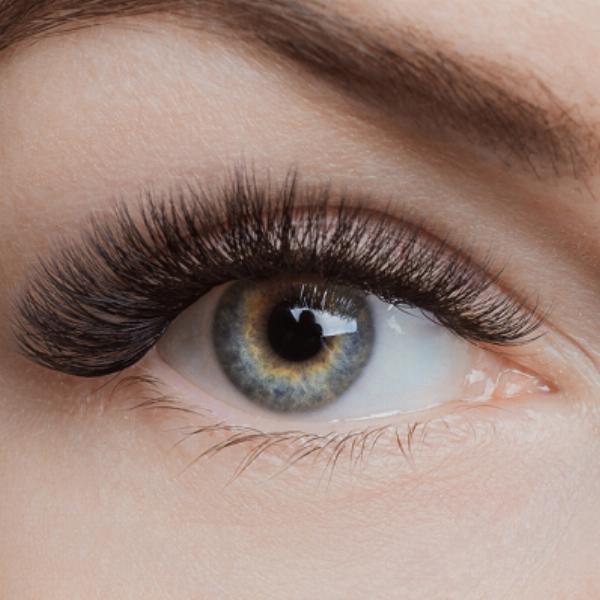 Long-Lasting Eyelash Extensions in Islamabad