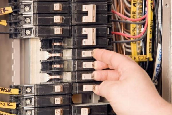 United States Circuit Breaker Market 2024-2032 | Share, Size, Trends, Forecast and Analysis of Key Players