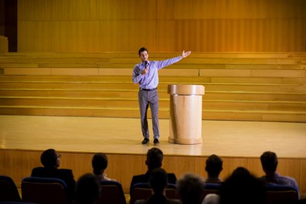 10 ways to build your confidence as a speaker or in public speaking