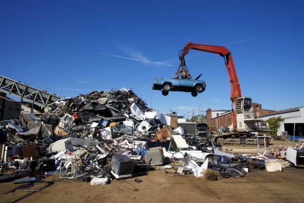 Top 5 Reasons to Choose a Licensed Scrap Car Removal Company