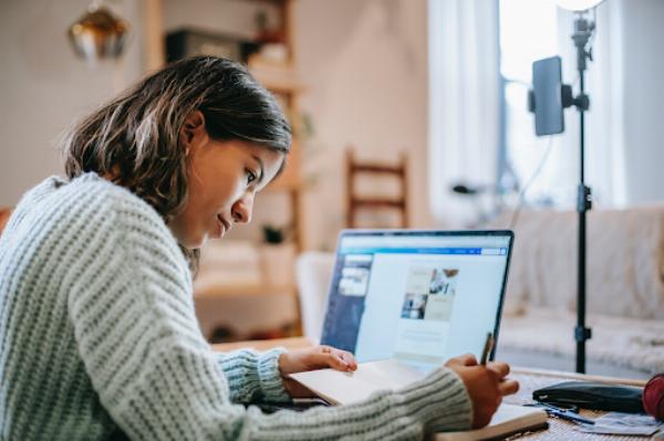 Overcoming Challenges in Group Assignments at Queensland Universities