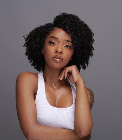 Curly Wigs: Embracing Volume and Versatility in Hair Fashion