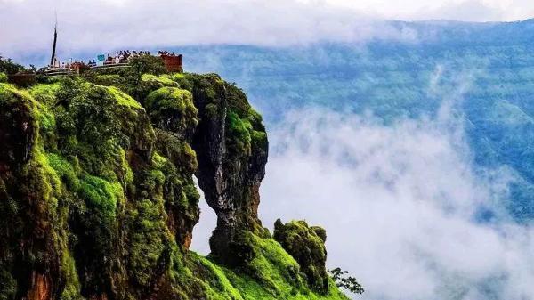 Mahabaleshwar Travel Guide: Exploring Maharashtra's Crown Jewel