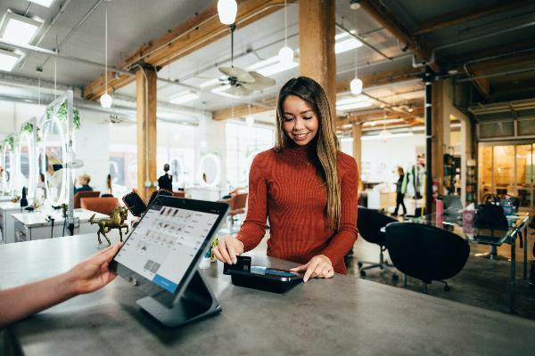 How AI Product Photography is Revolutionizing Online Retail