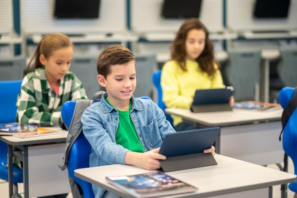 IGCSE School in Singapore: How They Integrate Digital Learning