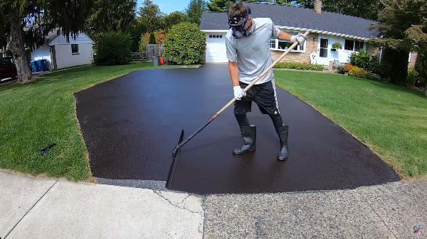 Driveway Sealcoating | Protecting and Extending the Life of Your Driveway