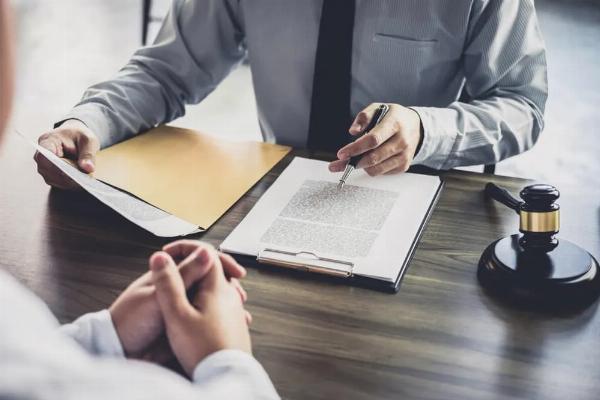 From Misdemeanors to Felonies: When to Hire a Criminal defense lawyer