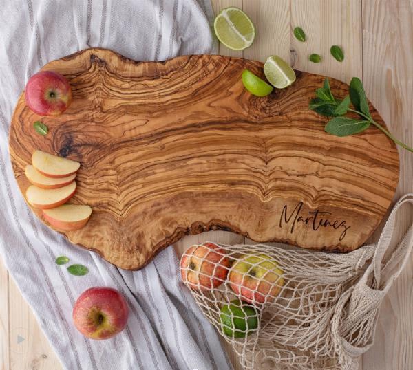 10 Personalized Cutting Board Ideas That Will Wow Newlyweds