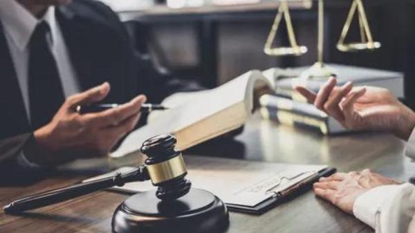 Tips for Hiring a Law Firm in Toronto and Etobicoke: What to Look For