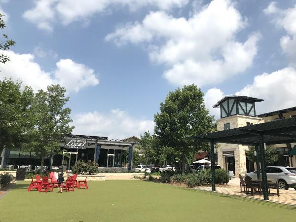 Dining Out in The Woodlands: A Comprehensive Guide