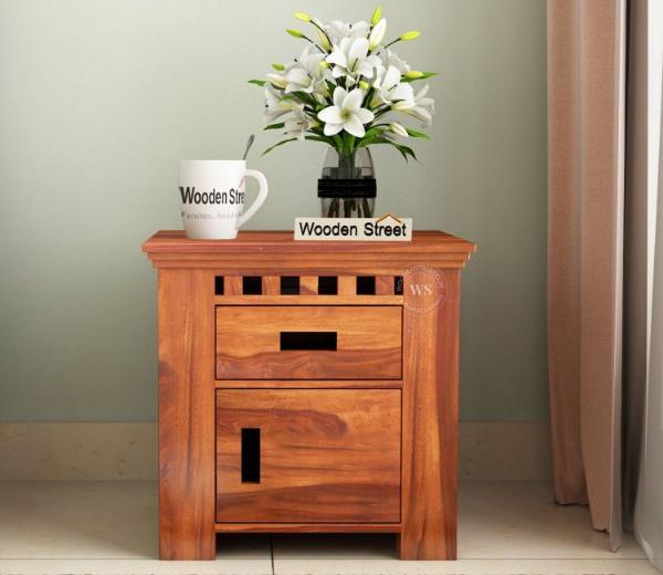 A Comprehensive Look at Modern Side Tables: Features and Benefits