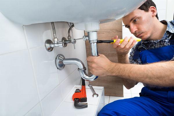 Top 5 Reasons You Might Need an Emergency Plumber in Sharjah
