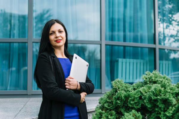 Earning an MBA Without Leaving Your Job: Strategies and Tips