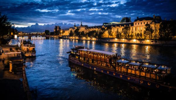 Flights to Paris -Unwind in the Fashion Megapolis of the World