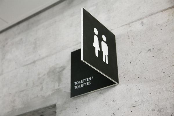 How to Select the Right Signage Company in Delhi