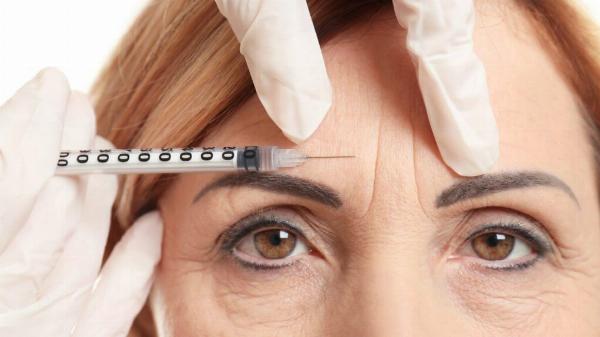 Achieving a Smooth, Flawless Complexion with Wrinkle Smoothing