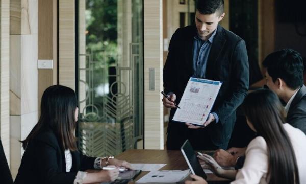 How Do I Choose the Right Proposal Consulting Firm for My Business Needs?