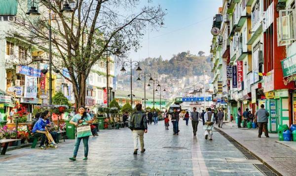 Exploring MG Road Gangtok: A Vibrant Hub of Shopping, Dining, and Leisure