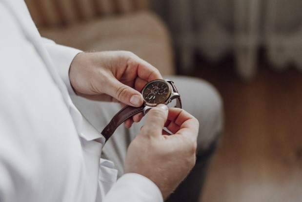 From Streetwear to Suits: Versatile Watches for Men