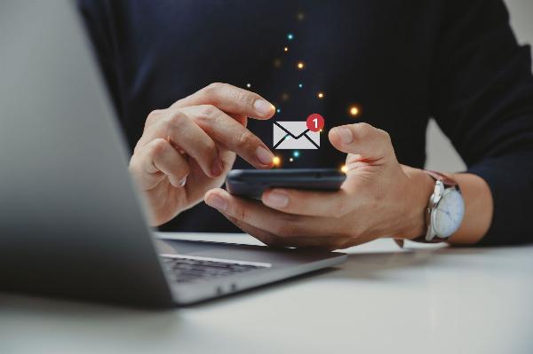 How Do Transactional Emails Influence Customer Perception of Printing Services?