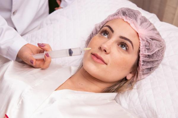 Skin Whitening Injections: Exploring Effectiveness, Potential Risks, and Alternative Solutions for a Radiant Complexion